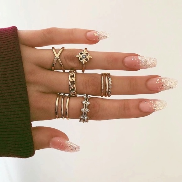 DALILAH ♡ 8pcs Rings GIFT SET - Picture 3 of 8